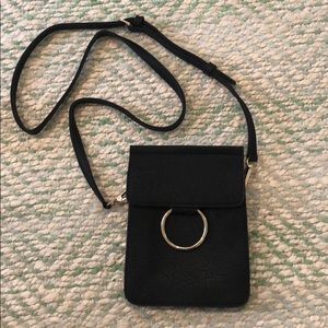 ‼️3/$20 or 4/$25‼️ O ring cross body bag